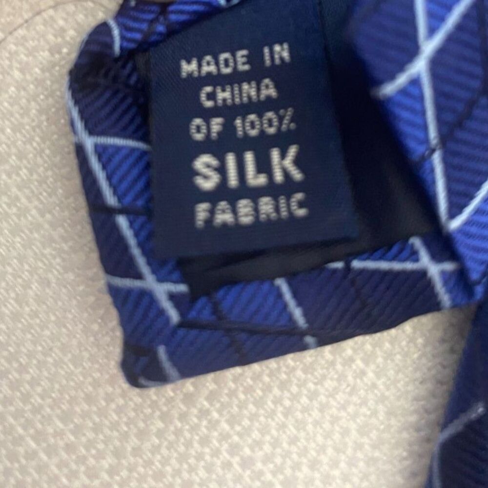 NWT Izod Silk Tie Men's Blue Geometric Career Office - Picture 4 of 6